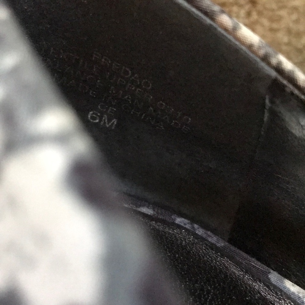 Heels - Picture 4 of 4